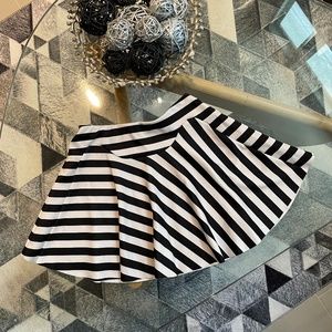 Zara Black & White Stripe Skater Mini Skirt M